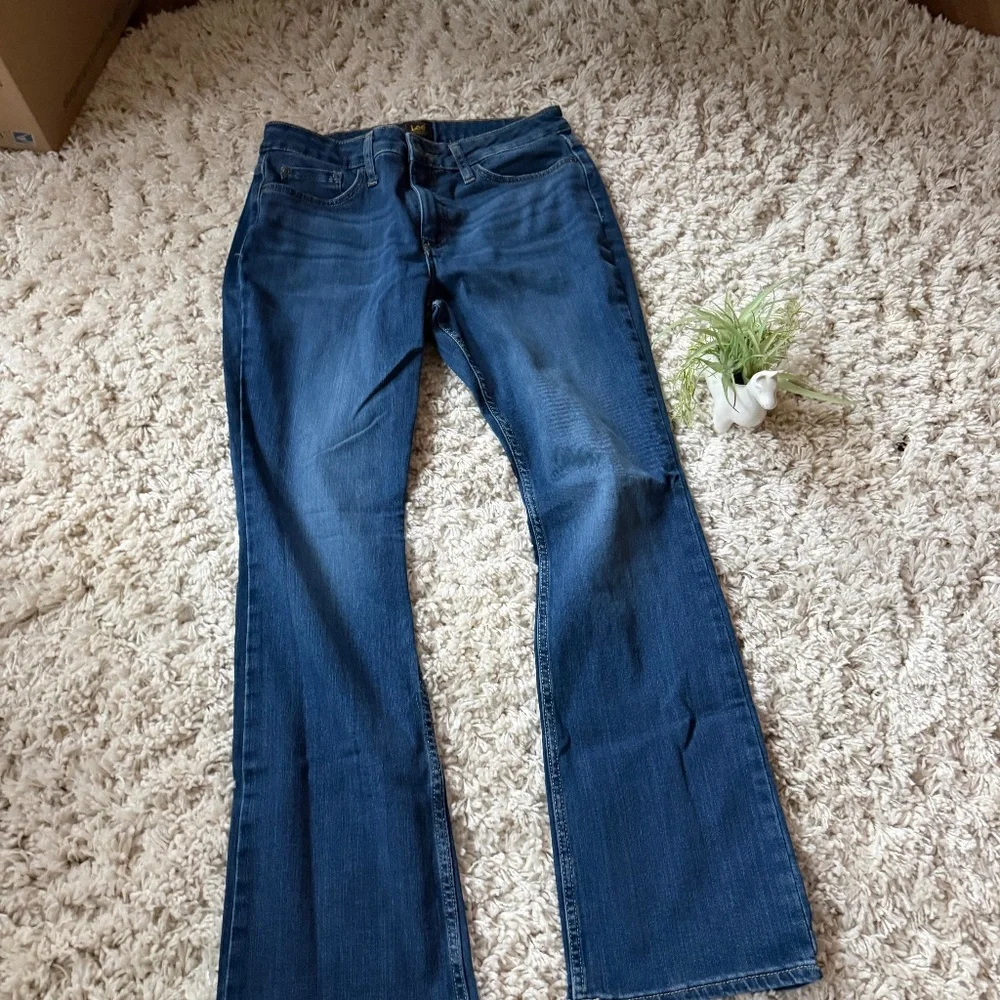 Lee Classic women’s dark Blue Flare boot cut super cute denim Jeans your style w - Picture 1 of 7